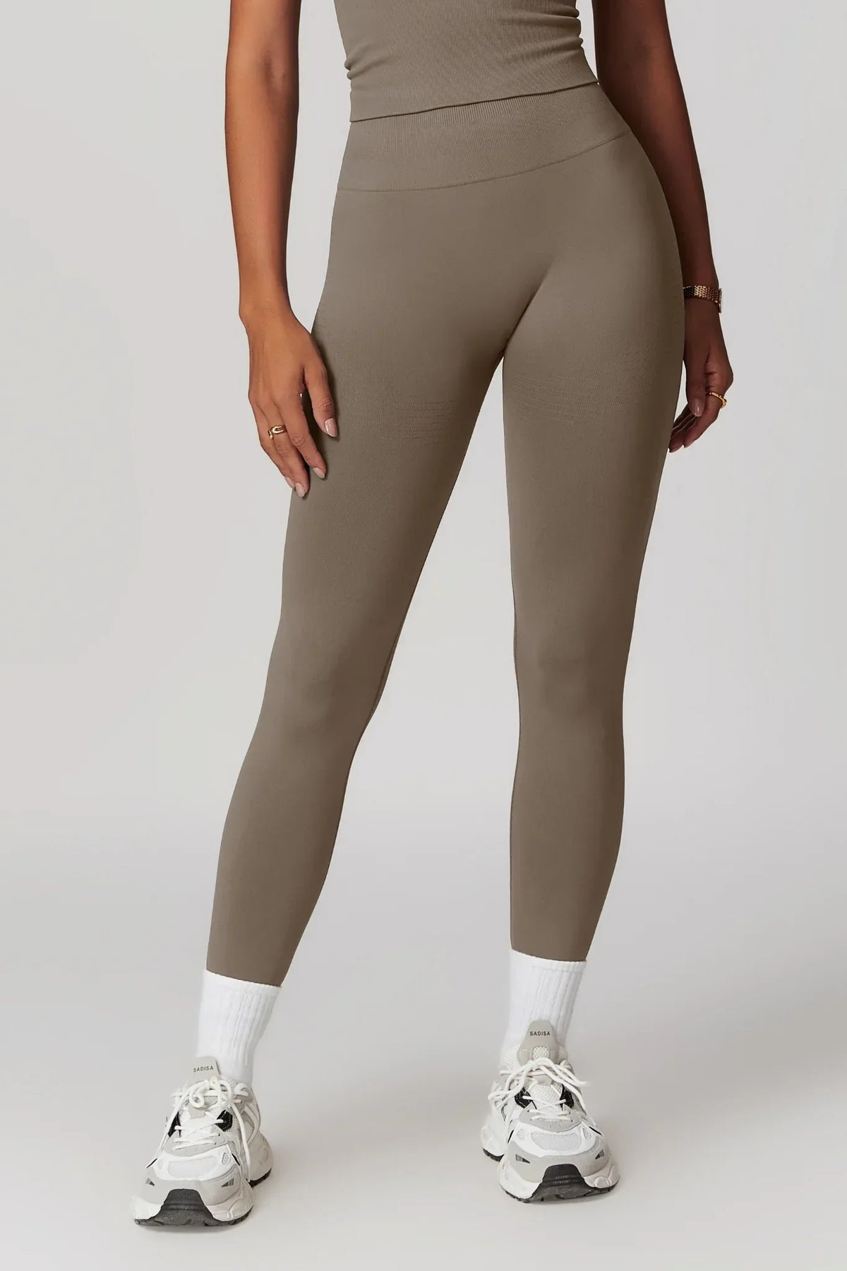 Magas derekú leggings (homok)