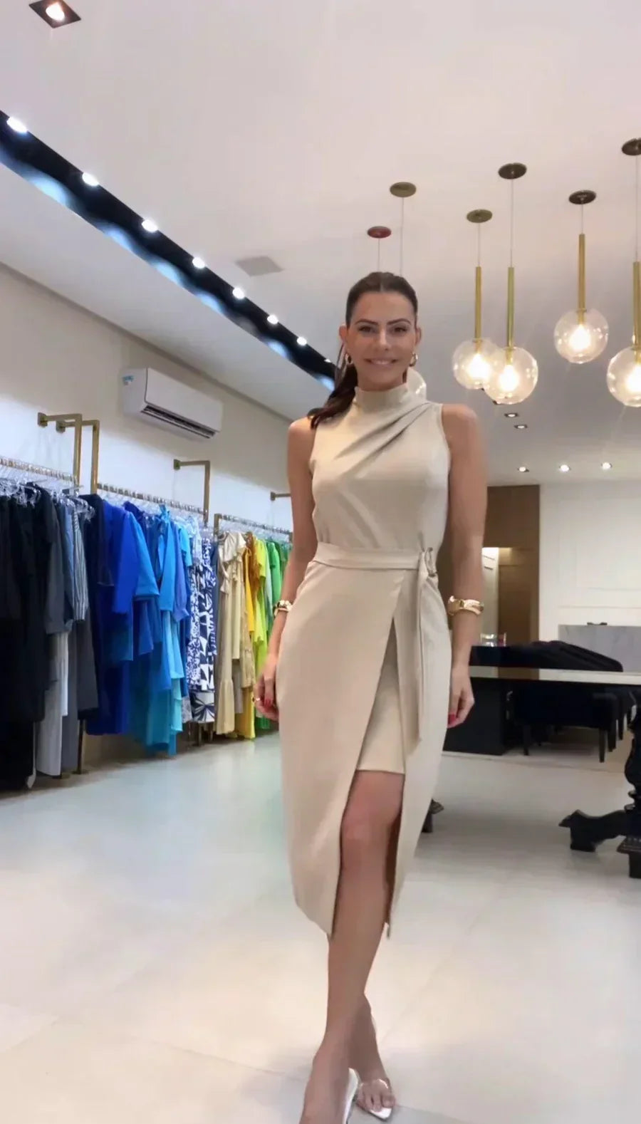Aszimmetrikus elegáns ruha